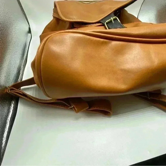 Leather backpack Cueropapel & tijera  designer leather goods by Sofia Prott - Picture 5 of 7